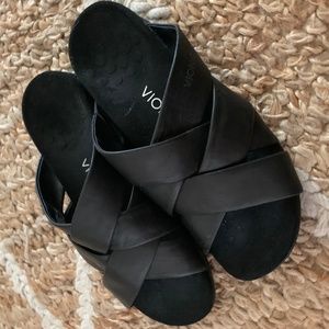 Vionic Juno black sandals 8.5